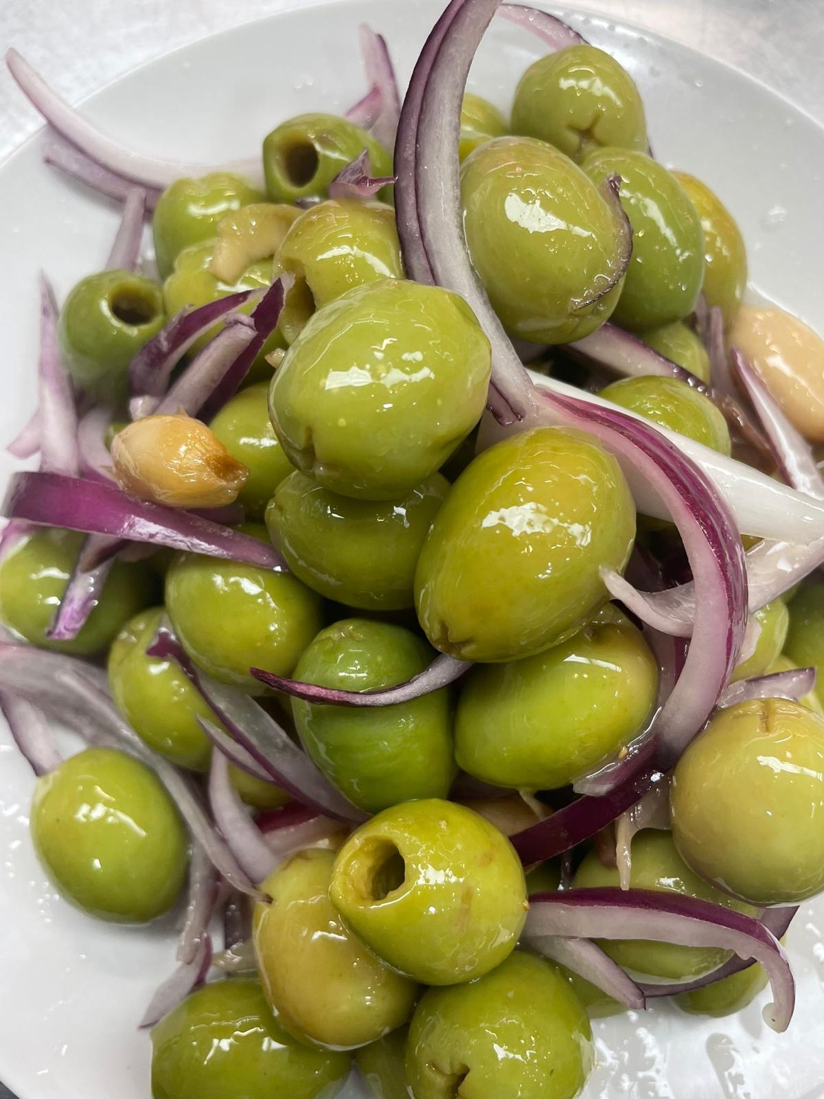 Aceitunas Gordal Aliñadas con Cebolla